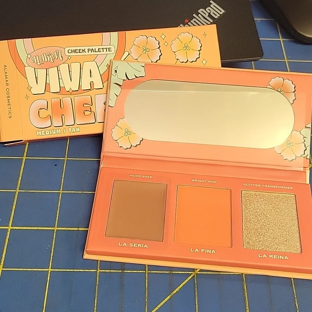 Alamar Viva Las Cheekas Cheek Palette Medium/Tan Shade New